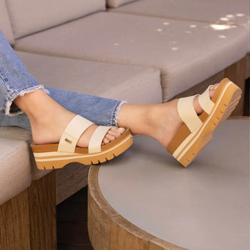 Reef Cushion Vista Higher - Vintage Tan